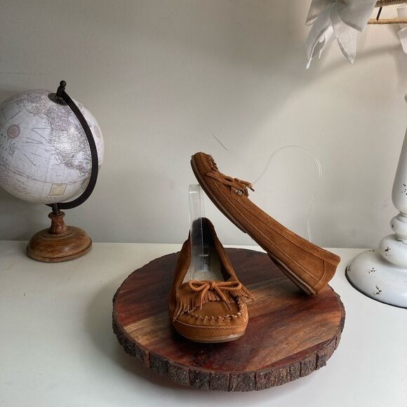 MINNETONKA 9 Sherpa Lined Slip on Moccasin - Picture 1 of 11